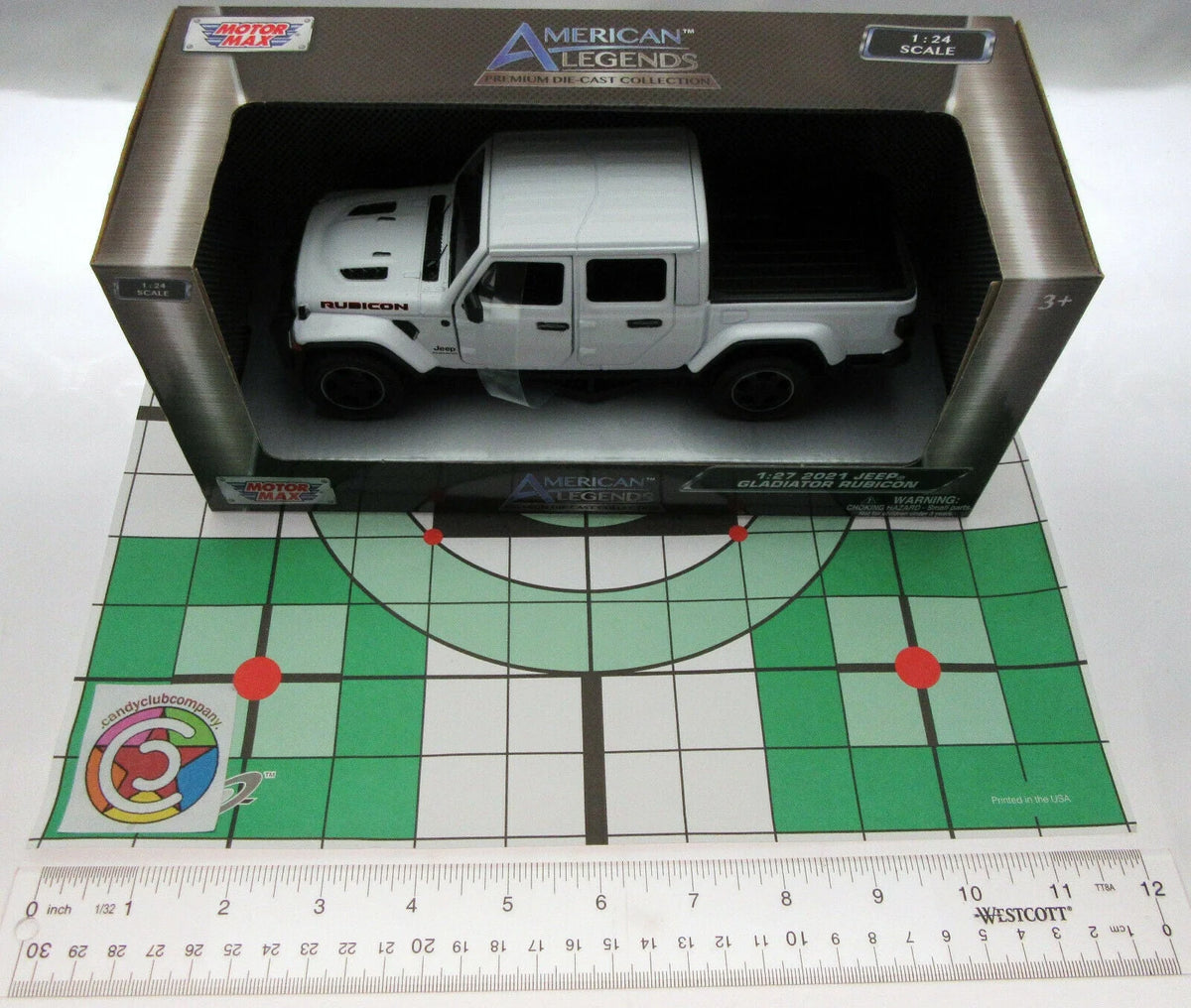 Black 1/24 Diecast Model Car Y180